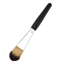 2016 Hot Sale 1pc Wooden Handle Powder Blush Brush Foundation Brush Makeup Tool Easy to clean Anne