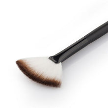 2016 New Designed Artificial Fiber 1Pc Fan Brush Portable Slim Professional Makeup Brush Anne