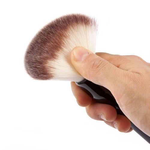 2016 New Women imports three-color nylon wool Cosmetic Makeup Blusher Curve Foundation Brush Anne
