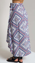 2016 Striped Asymmetrical Women Skirts Casual Beach Maxi Retro Print Skirt Loose Girl High Waist Skirts Long Maxi Skirt New