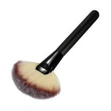 Good choice for women Makeup Large Fan Goat Hair Blush Face Powder Foundation Cosmetic Brush real brush Anne