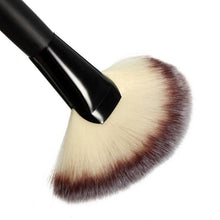 Good choice for women Makeup Large Fan Goat Hair Blush Face Powder Foundation Cosmetic Brush real brush Anne
