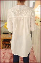 Lace Partchwork V-Neck Print Blouse Half Sleeve High Low Button White Blouse Women 2016 Autumn New Top Casual Loose Blouse