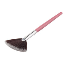 New Arrival 1Pcs Fan Brush Portable Slim Professional Makeup Brushes Women Foundation Brush Hot