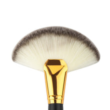 New Cosmetic Brush Hot Women Makeup Large Fan Goat Hair Blush Face Foundation Brushes
