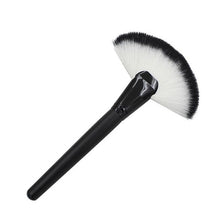 New Designer high quality Makeup Large Fan Goat Hair Blush Face Powder Foundation Cosmetic Brush polvos maquillaje marcas Anne