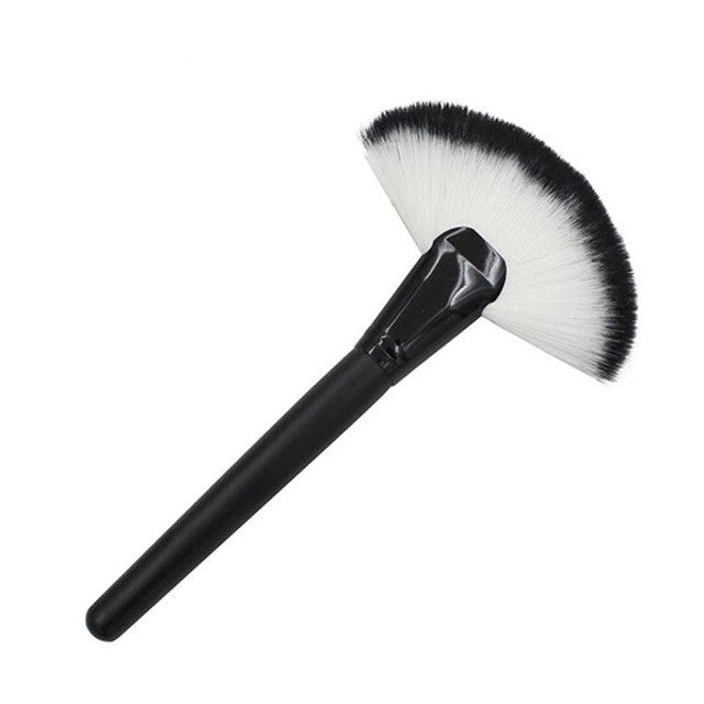 New Designer high quality Makeup Large Fan Goat Hair Blush Face Powder Foundation Cosmetic Brush polvos maquillaje marcas Anne