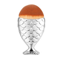 New fashion high quality Fish Scale Makeup Brush Fishtail Bottom Brush Powder Blush Makeup Cosmetic Brushes Tool pincel Anne